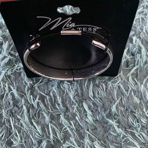 Hair Tie Bracelet - Picture 2 of 3